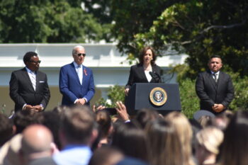 (NEW) US President Joe Biden speaks at the White House. July 11, 2022, Washington, USA: US President Joe Biden and Vice President Kamala Harris, during a speech at the White House in Washington on Monday (11). Biden spoke about the historic passage of the Bipartisan Safe Communities Act. The proposal was drafted by a group of senators from the Democratic and Republican parties. Voting took place on Thursday, June 23. Congressmen approved by 65 votes to 33. Credit: Kyle Mazza/TheNews2 (Foto: Kyle Mazza/TheNews2/Deposit Photos)